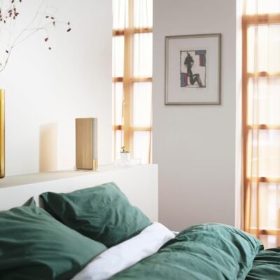 Bang & Olufsen Beosound Emerge Bookshelf Wi-Fi Speaker, Gold Tone/Light Oak - Image 4