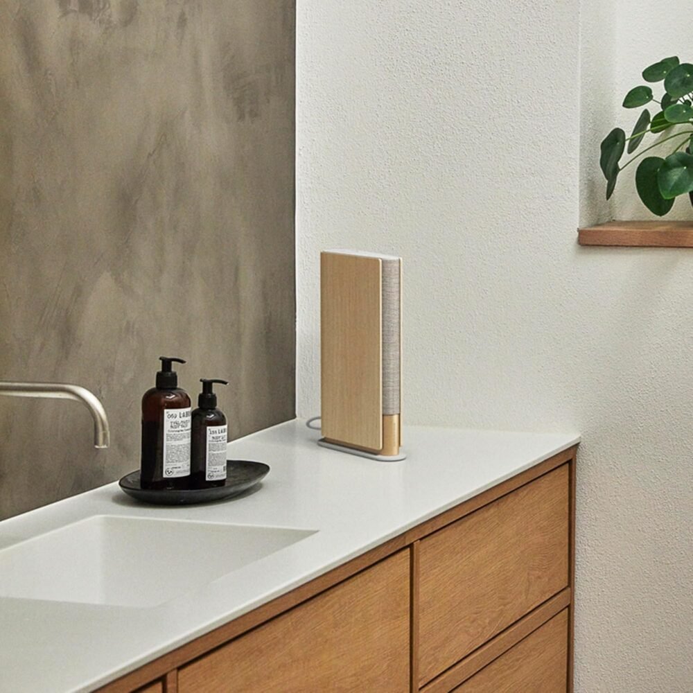 Bang & Olufsen Beosound Emerge Bookshelf Wi-Fi Speaker, Gold Tone/Light Oak - Image 6