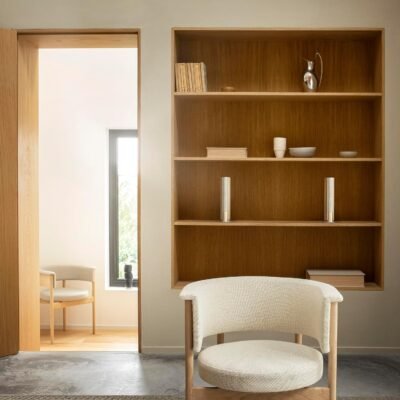 Bang & Olufsen Beosound Emerge Bookshelf Wi-Fi Speaker, Gold Tone/Light Oak - Image 12