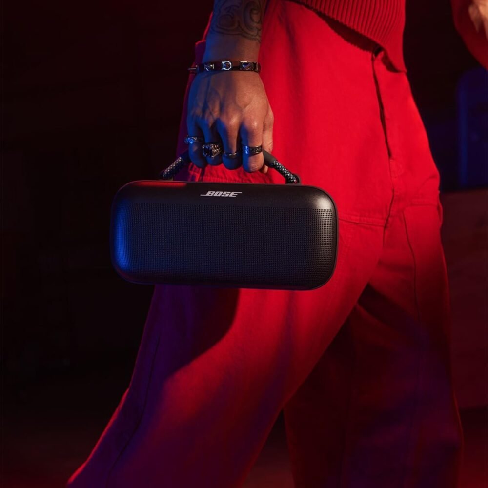 Bose SoundLink Max Portable Speaker, Large IP67 Waterproof Bluetooth Speaker, Up to 20 Hours of Playtime, USB-C, Built-in 3.5mm AUX Input, Black - Image 3